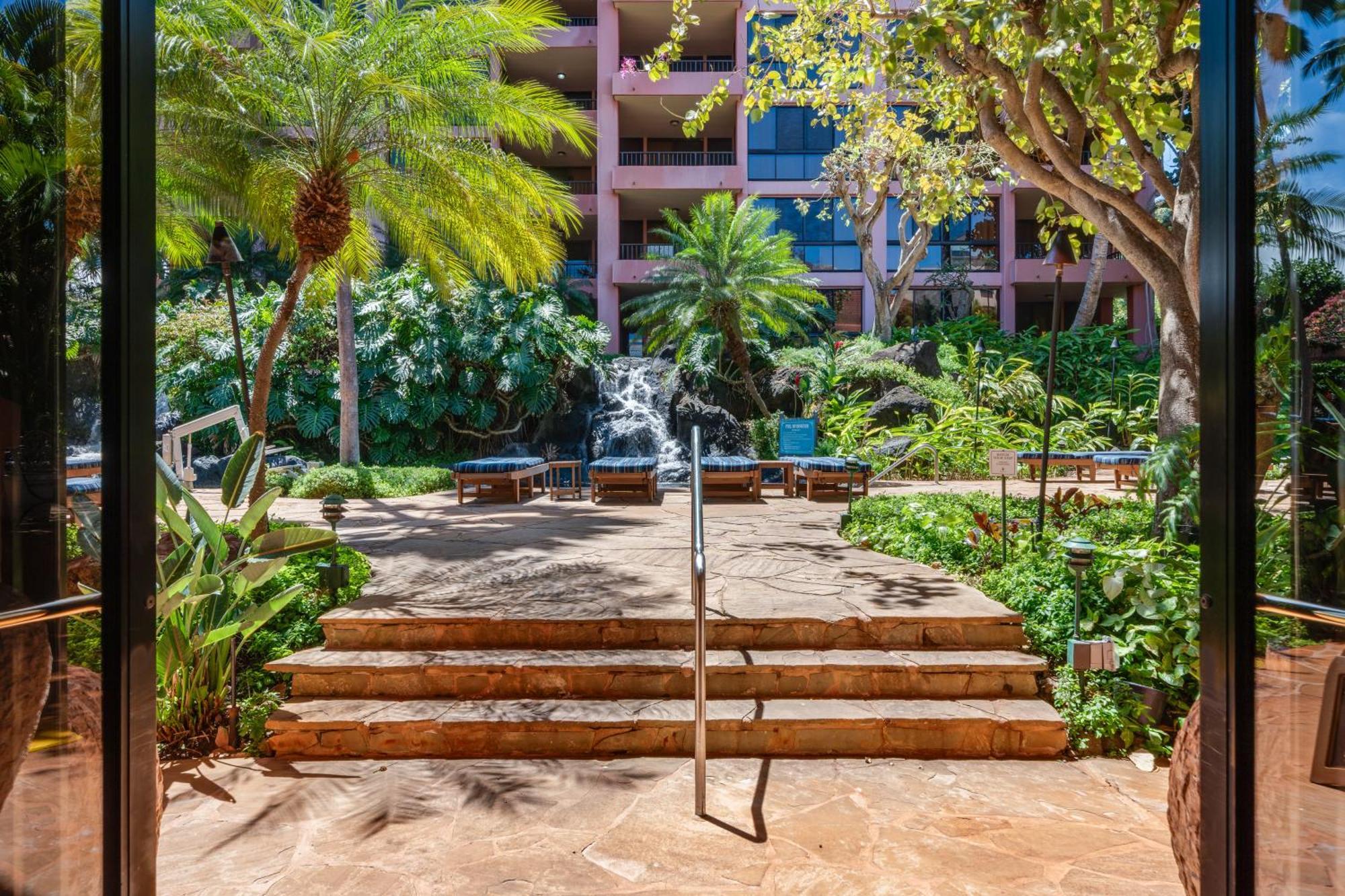 Kahana Falls Resort Napili-Honokowai Екстериор снимка