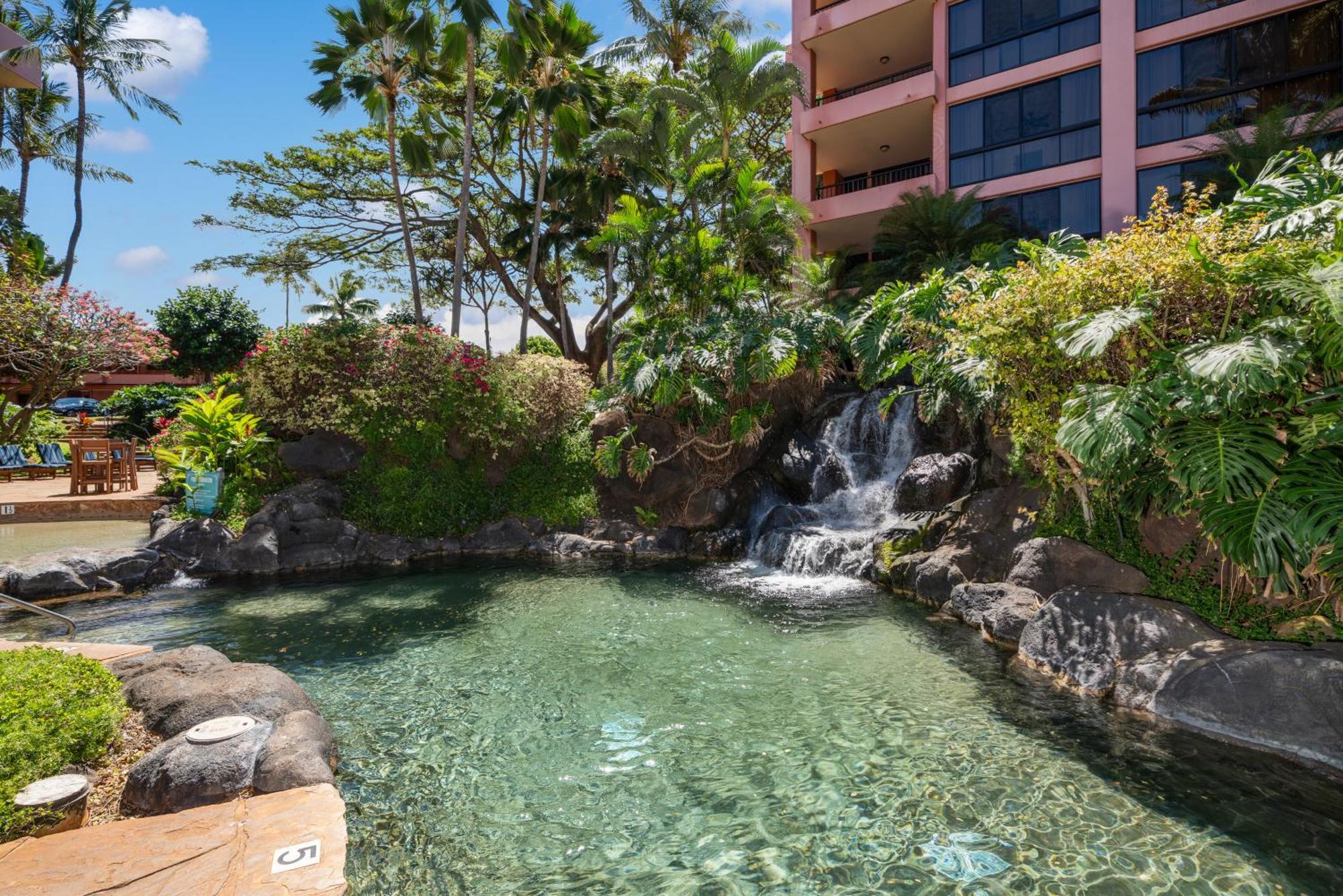 Kahana Falls Resort Napili-Honokowai Екстериор снимка