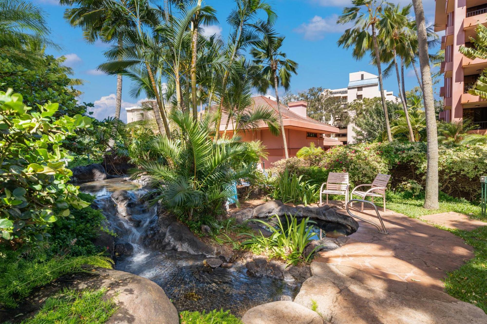 Kahana Falls Resort Napili-Honokowai Екстериор снимка